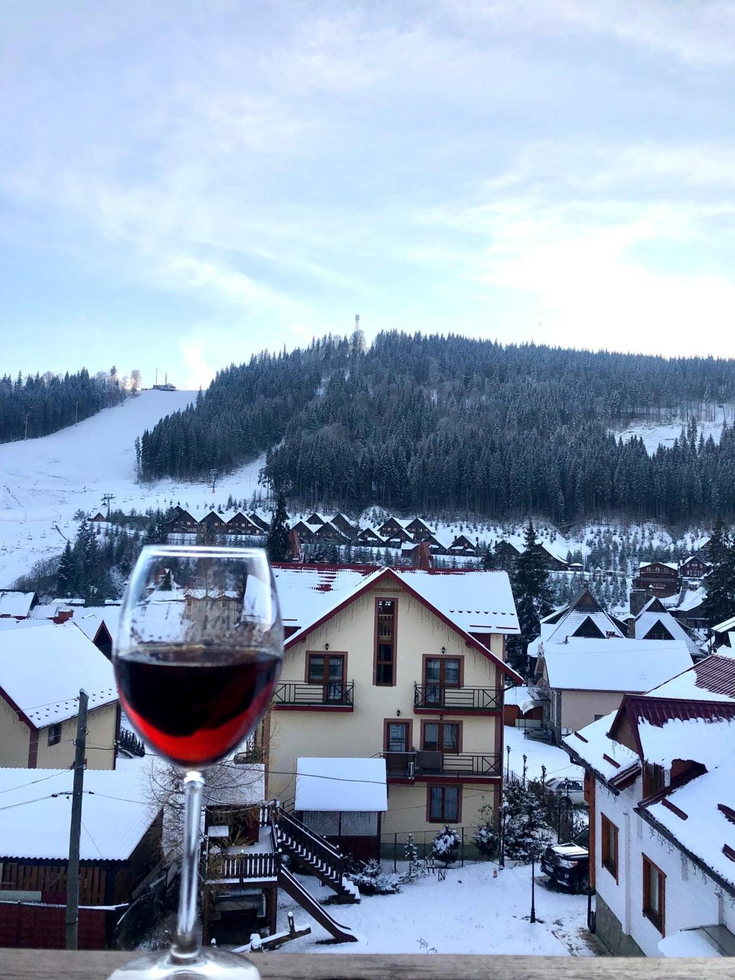 Sadyba U Halyny Sunrise Boekovel Buitenkant foto