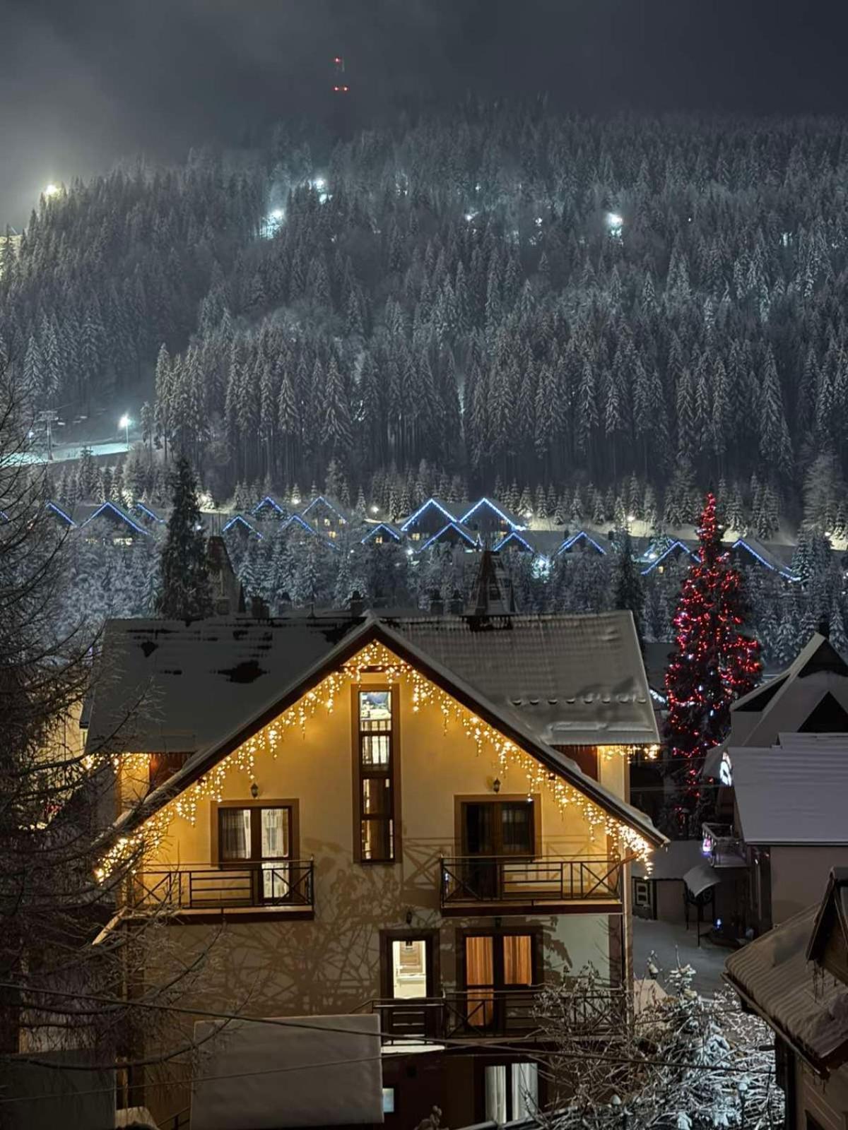 Sadyba U Halyny Sunrise Boekovel Buitenkant foto